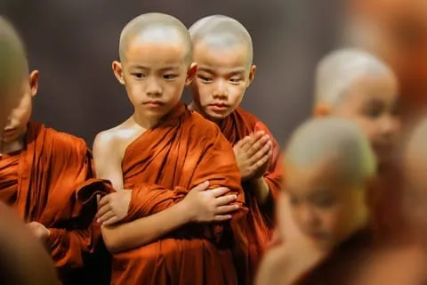 Photo de jeunes moines Theravada
