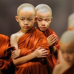 Photo de jeunes moines Theravada