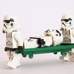 Des stormtroopers ambulanciers
